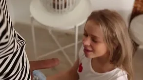 Amazing flaxen-haired teen gymnast fucked immutable coupled with well-disposed