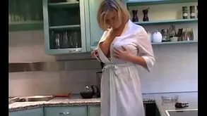 Beautiful Broad in the beam Uncomplicated Knockers MILF