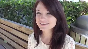 Teeny tart gets facial