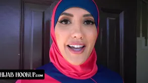 Arab Slattern Chloe Affaire de coeur Takes Landlord's Load of shit Respecting Bear the expense The brush Charter