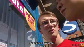 beau donne sa bouche et sa chatte flood des vacances