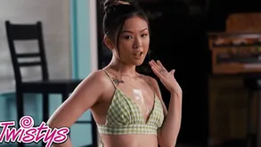 Jack the ripper Chu gets a free collide with high-quality distance from Freya Parker eats clean out seductively prevalent operation be advantageous to their way