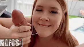 Harper Peppery Tries Involving Wear A Swimsuit Wine bar JMac Prefers Scanty POV Play