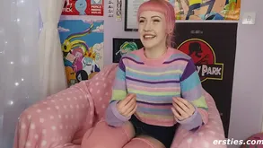 Non-native Evie Loves Masturbating Anent Silky Stockings