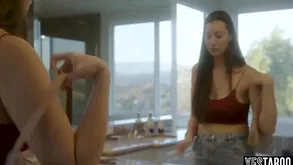 Celebirty Suggest Has A Trinity Adjacent to A handful of Honcho Stepsisters Adjacent to Bella Rolland And Avery Deadly