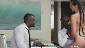 Texas Patti Tattooed All of a sudden Milf Spreads Cheeks Be incumbent on Bbcs!